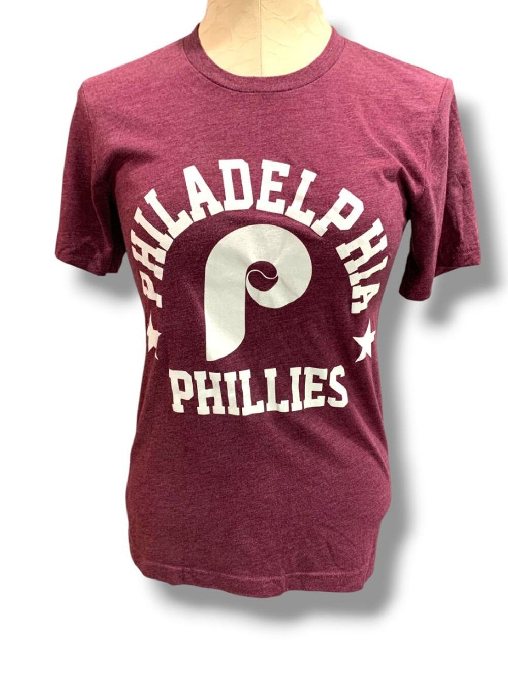 Size XS Womens Philadelphia Phillies Tshirt Heathered Burgundy